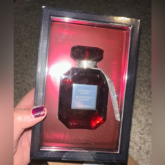 Victoria’s secret 1.7 Floz bombshell midnight beauty diamond 💕🤍✨💎limited edition
